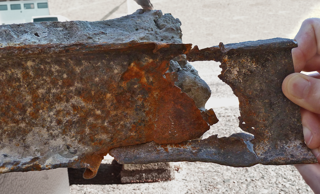 Foto af gennemkorroderet udliggerjern